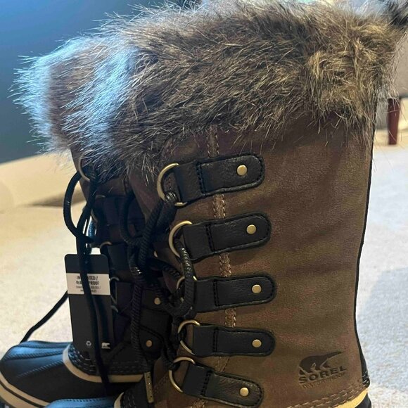 Joan of Arctic Sorel Boots - Picture 5 of 6